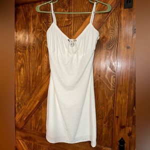Rue21 size L white dress- fits medium